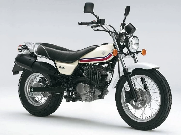Veicolo per patente A1: Suzuki Motor RV 125 Van Van
